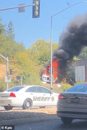 特斯拉撞車起火致三死，美國悲劇的背后，特斯拉車禍致三死，美國悲劇的背后真相揭秘