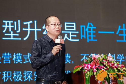 龍湖集團董事長的背景，卓越的企業(yè)領袖與深厚的行業(yè)積淀，龍湖集團董事長背景揭秘，企業(yè)領袖的深厚底蘊與行業(yè)積淀的傳奇故事