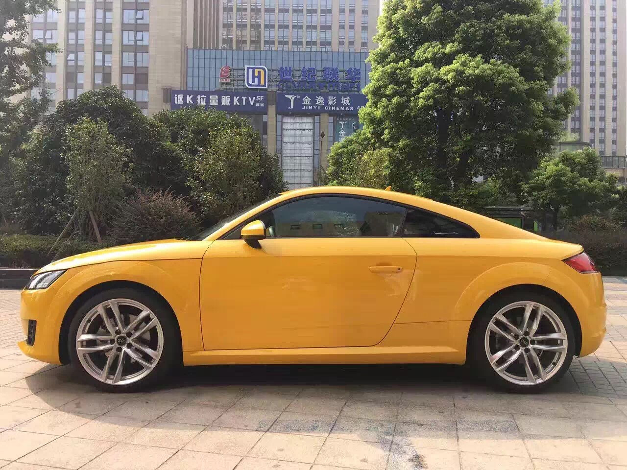 奧迪TT最新車型，時(shí)尚與科技的完美結(jié)合，奧迪TT最新車型，時(shí)尚與科技的極致融合