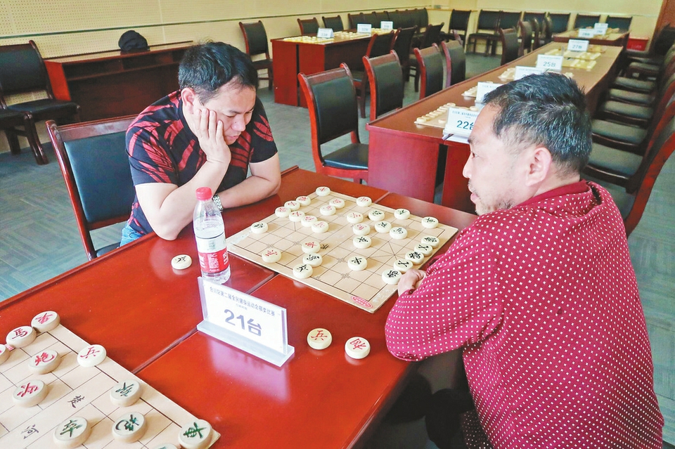 象棋最新賽況，激烈角逐展現(xiàn)智慧與勇氣的較量，象棋賽場激戰(zhàn)正酣，智慧與勇氣的較量持續(xù)上演