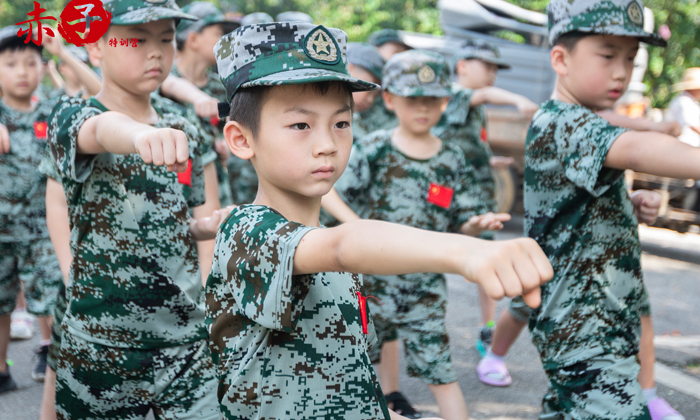 軍訓(xùn)夏令營，磨礪意志，鍛造未來的力量，軍訓(xùn)夏令營，鍛造意志力量，培育未來之星